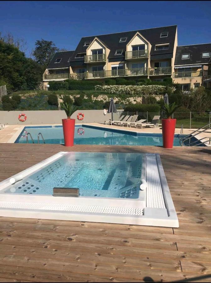 Golf Piscine D Day Apartment Port-en-Bessin-Huppain