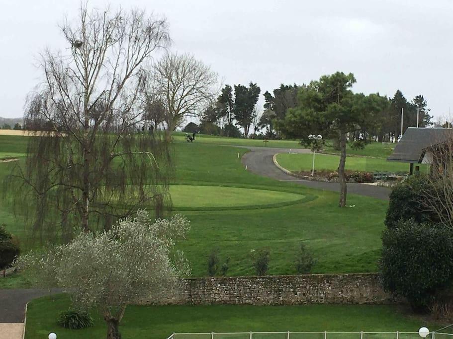 Golf Piscine D Day Apartment *